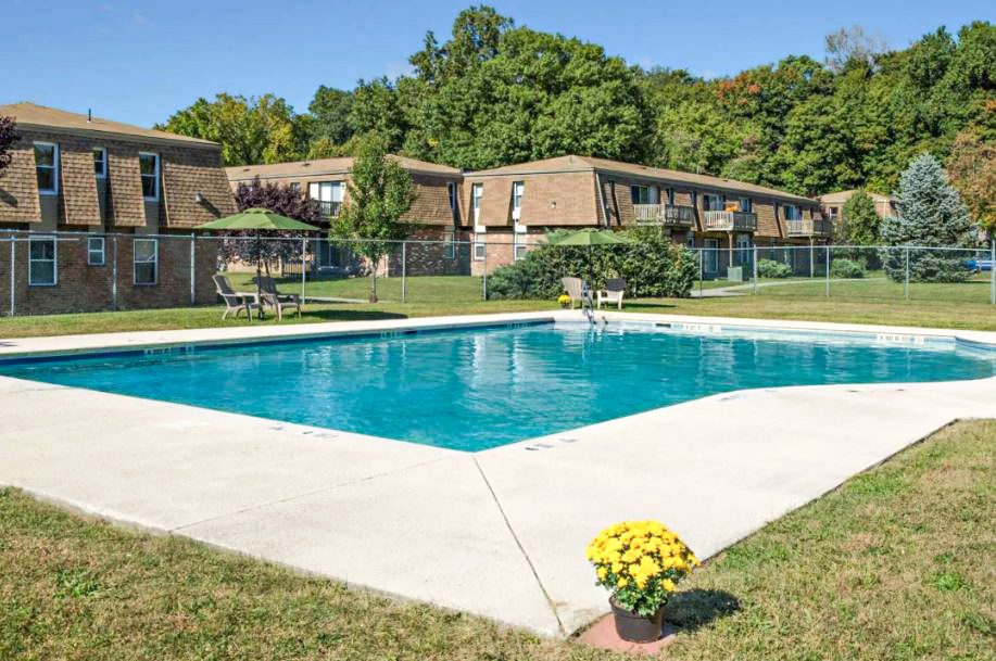 Pool2.jpg